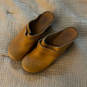 Sanita Wood Sole Danish clogs- Golden Brown